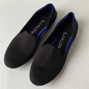 Rothy’s The Loafer black and blue interior.